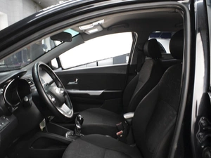 Хетчбэк Kia Rio 2012 года, 840000 рублей, Омск