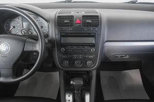 Седан Volkswagen Jetta 2009 года, 709000 рублей, Кемерово