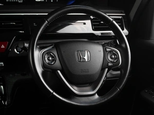 Минивэн Honda Stepwgn Spada 2016 года, 2355000 рублей, Тюмень