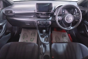 Хетчбэк Toyota Yaris 2021 года, 1319000 рублей, Томск