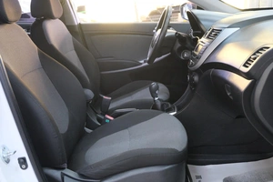 Седан Hyundai Solaris 2013 года, 849000 рублей, Омск