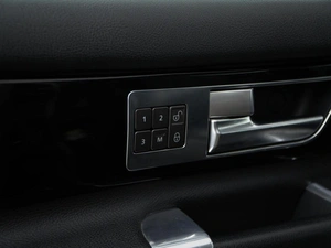 Внедорожник Land Rover Discovery 2011 года, 1585055 рублей, Москва