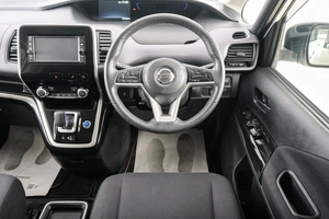 Минивэн Nissan Serena 2018 года, 1929000 рублей, Красноярск