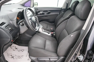 Хетчбэк Toyota Auris 2011 года, 999000 рублей, Красноярск