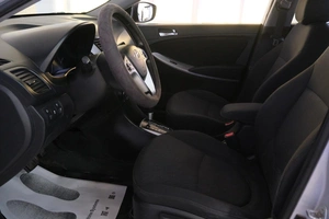 Седан Hyundai Solaris 2011 года, 859000 рублей, Омск