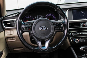 Седан Kia Optima 2017 года, 1830000 рублей, Ярославль