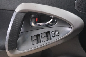 Внедорожник Toyota RAV4 2010 года, 1599000 рублей, Омск