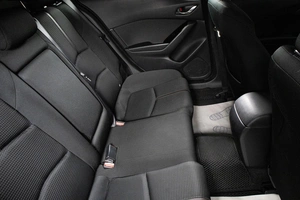 Седан Mazda Axela 2018 года, 1649000 рублей, Сургут