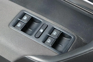 Седан Volkswagen Polo 2016 года, 999000 рублей, Тюмень