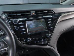 Седан Toyota Camry 2018 года, 2299000 рублей, Сургут