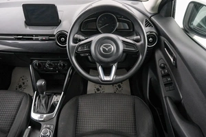 Хетчбэк Mazda Demio 2019 года, 1329000 рублей, Красноярск