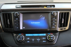 Внедорожник Toyota RAV4 2017 года, 2319000 рублей, Омск