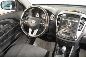 Хетчбэк Kia Ceed 2011 года, 849000 рублей, Томск