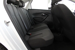 Седан Volkswagen Polo 2016 года, 1050000 рублей, Красноярск
