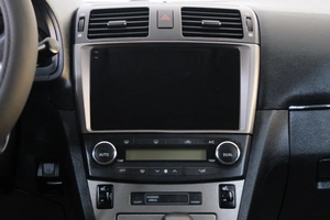 Седан Toyota Avensis 2009 года, 1159000 рублей, Омск