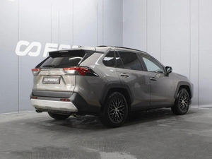 Внедорожник Toyota RAV4 2023 года, 3600000 рублей, Омск