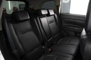 Внедорожник Mitsubishi Outlander 2015 года, 2330000 рублей, Омск