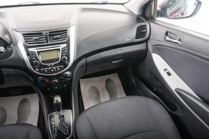 Седан Hyundai Solaris 2012 года, 949000 рублей, Красноярск