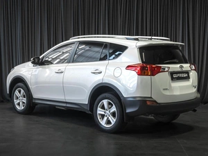 Внедорожник Toyota RAV4 2014 года, 2299000 рублей, Тюмень