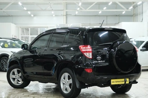 Внедорожник Toyota RAV4 2010 года, 1449000 рублей, Омск