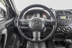 Внедорожник Toyota RAV4 2004 года, 789000 рублей, Барнаул