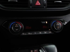 Седан Kia Cerato 2019 года, 1987444 рублей, Москва