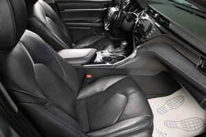 Седан Toyota Camry 2020 года, 2799000 рублей, Сургут