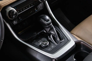 Внедорожник Toyota RAV4 2020 года, 4009000 рублей, Сургут