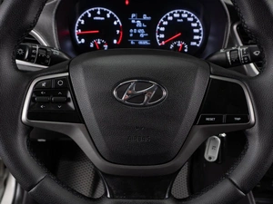 Седан Hyundai Solaris 2018 года, 1359000 рублей, Тюмень