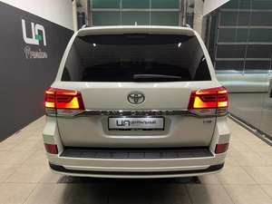 Внедорожник Toyota Land Cruiser 2018 года, 8600000 рублей, Красноярск