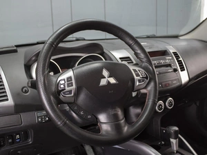 Внедорожник Mitsubishi Outlander 2007 года, 890000 рублей, Омск