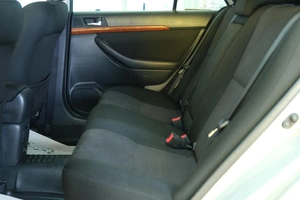Седан Toyota Avensis 2008 года, 949000 рублей, Омск
