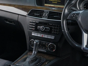 Универсал Mercedes-benz C-класс 2011 года, 1749000 рублей, Сургут