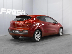 Хетчбэк Kia Ceed 2013 года, 820000 рублей, Омск