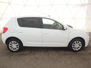 Хэтчбек Renault Sandero 2018 года, 920000 рублей, Орёл