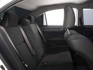 Седан Toyota Corolla Axio 2018 года, 1540000 рублей, Омск