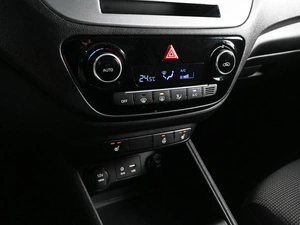 Седан Hyundai Solaris 2018 года, 1489000 рублей, Аксай