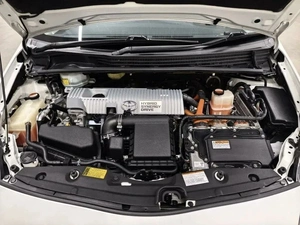 Лифтбек Toyota Prius 2015 года, 1290000 рублей, Барнаул