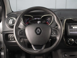 Внедорожник Renault Kaptur 2018 года, 1500000 рублей, Омск