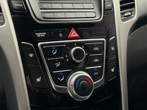 Хетчбэк Hyundai i30 2015 года, 880000 рублей, Ижевск