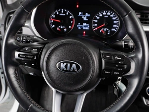 Седан Kia Rio 2020 года, 1529000 рублей, Тюмень