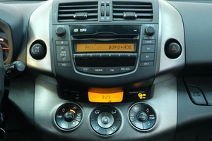 Внедорожник Toyota RAV4 2009 года, 1359000 рублей, Омск