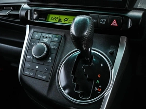 Минивэн Toyota Wish 2010 года, 989000 рублей, Кирилловка