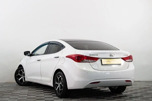 Седан Hyundai Avante 2011 года, 1079000 рублей, Сургут