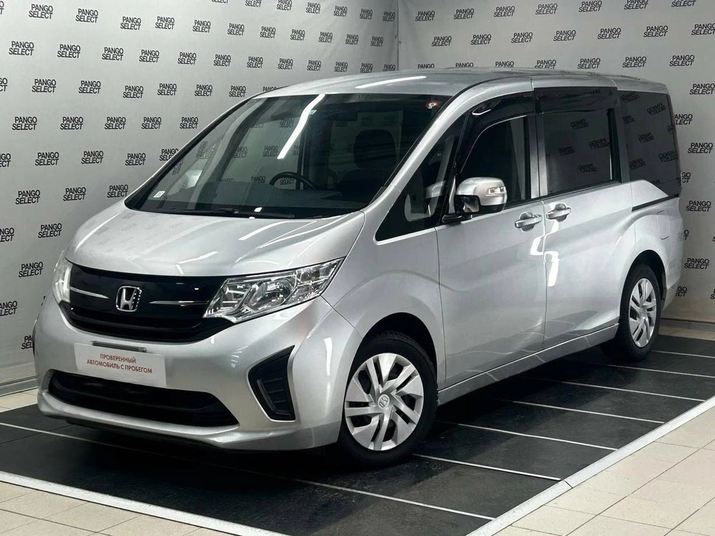 Минивэн Honda Stepwgn 2016 года, 1668600 рублей, Красноярск