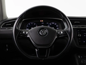 Внедорожник Volkswagen Tiguan 2018 года, 2827077 рублей, Москва