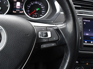 Внедорожник Volkswagen Tiguan 2017 года, 2330000 рублей, Краснодар