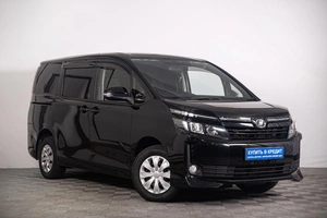 Минивэн Toyota Voxy 2015 года, 1699000 рублей, Томск