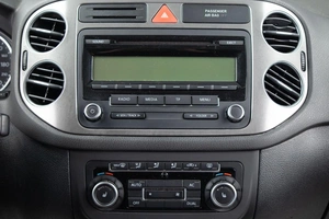 Внедорожник Volkswagen Tiguan 2010 года, 1179000 рублей, Оренбург