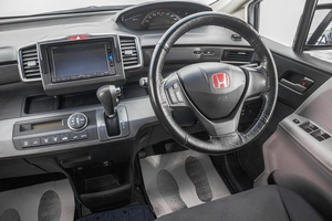 Минивэн Honda Freed 2009 года, 1379000 рублей, Барнаул